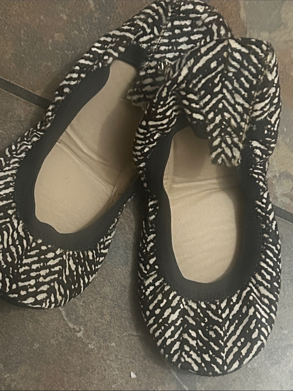 Yosi Samra calf hair foldable ballerina flats size 8